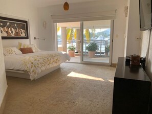 5 bedrooms, in-room safe, iron/ironing board, travel crib - Villa 7 Isla Alegre (Ixtapa Zihuatanejo)