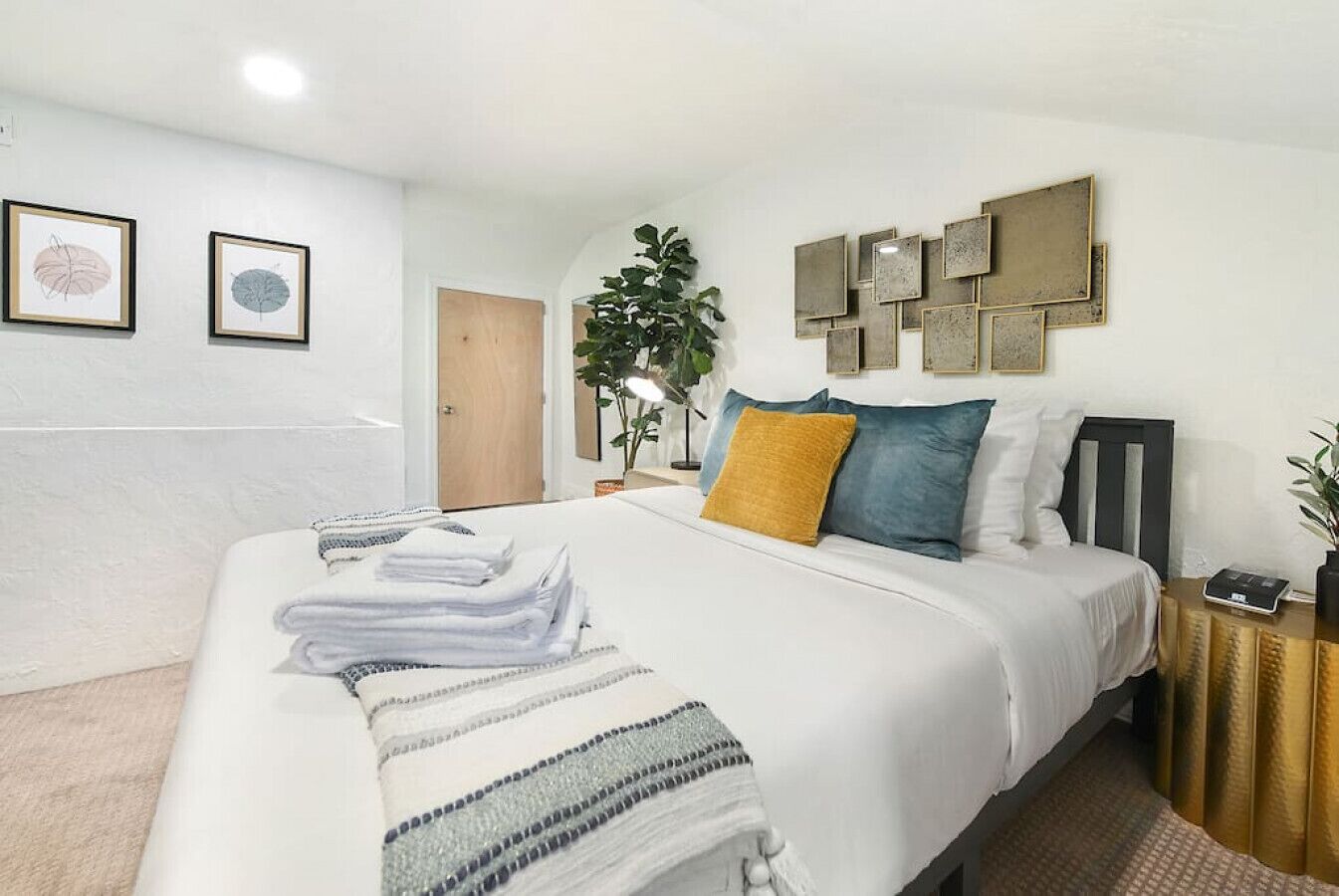 3 bedrooms, desk, iron/ironing board, free WiFi