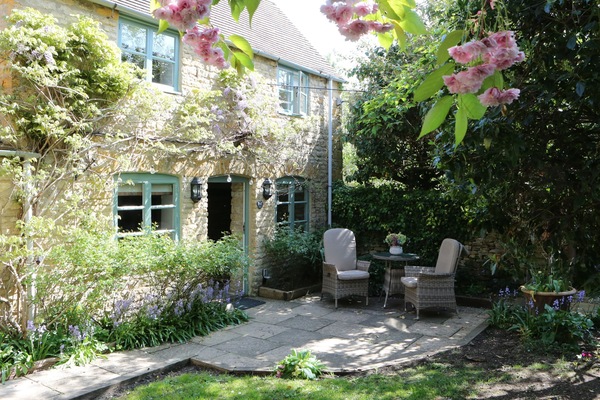 Front View, Thimble Cottage, Bolthole Retreats