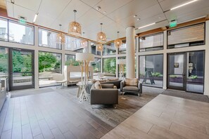 Interior - Lovely South Lake Union 1BR w/ Gym & Lounge, nr shops, by Blueground (Seattle)
