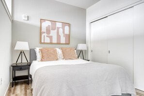 1 室のベッドルーム、アイロン / アイロン台、WiFi、ベッドシーツ