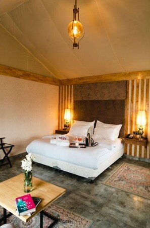 Quarto luxo | 1 quarto, Wi-Fi de cortesia