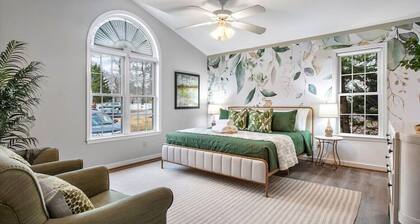 The Greenhouse – In the Heart of Midlothian - King Bed