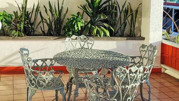 Smart TV de 32 pulgadas con canales digitales y televisión