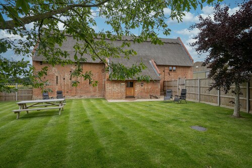 Bristow's Barn | East Ruston Cottages. East Ruston, Norfolk