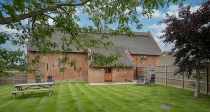 Bristow's Barn | East Ruston Cottages. East Ruston, Norfolk
