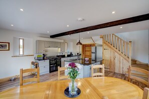 Réfrigérateur, micro-ondes, four, lave-vaisselle