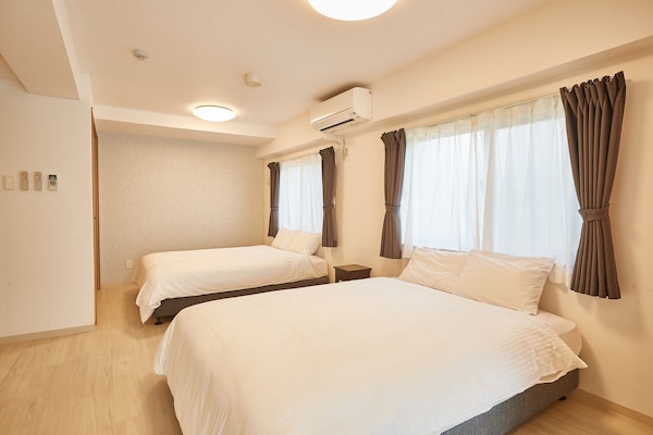Deluxe Room, 1 Bedroom, Terrace | 1 bedroom, desk, soundproofing, bed sheets