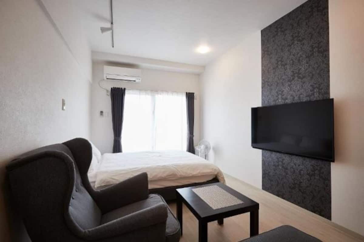 1 Schlafzimmer, Schreibtisch, schallisolierte Zimmer, Bettwäsche
