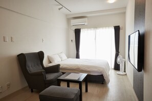 标准双人房 | 办公桌、隔音、床单