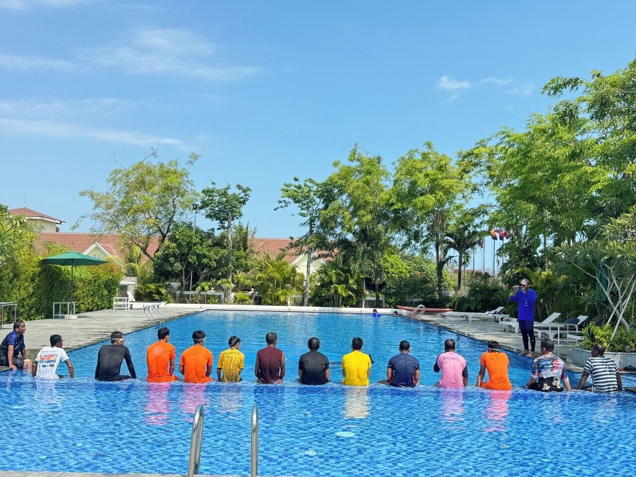 Hồ bơi ngoài trời