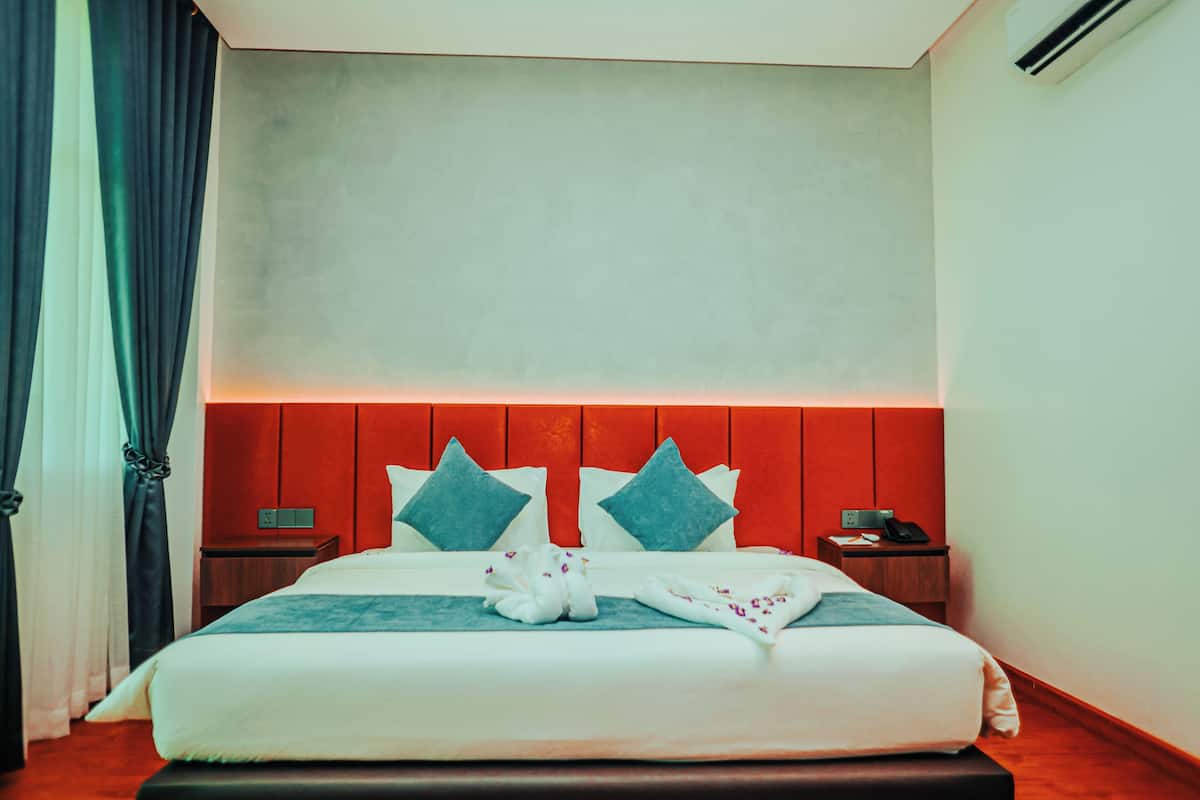 Minibar, két bảo mật tại phòng, bàn, phòng cách âm 