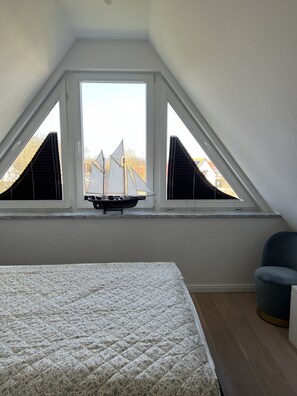 4 bedrooms, travel crib, free WiFi - Exclusive vacation under thatch with many amenities (Dassow)