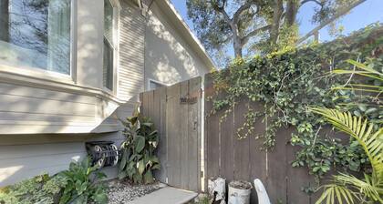 Silicon Valley Hideaway w/ Private Garden