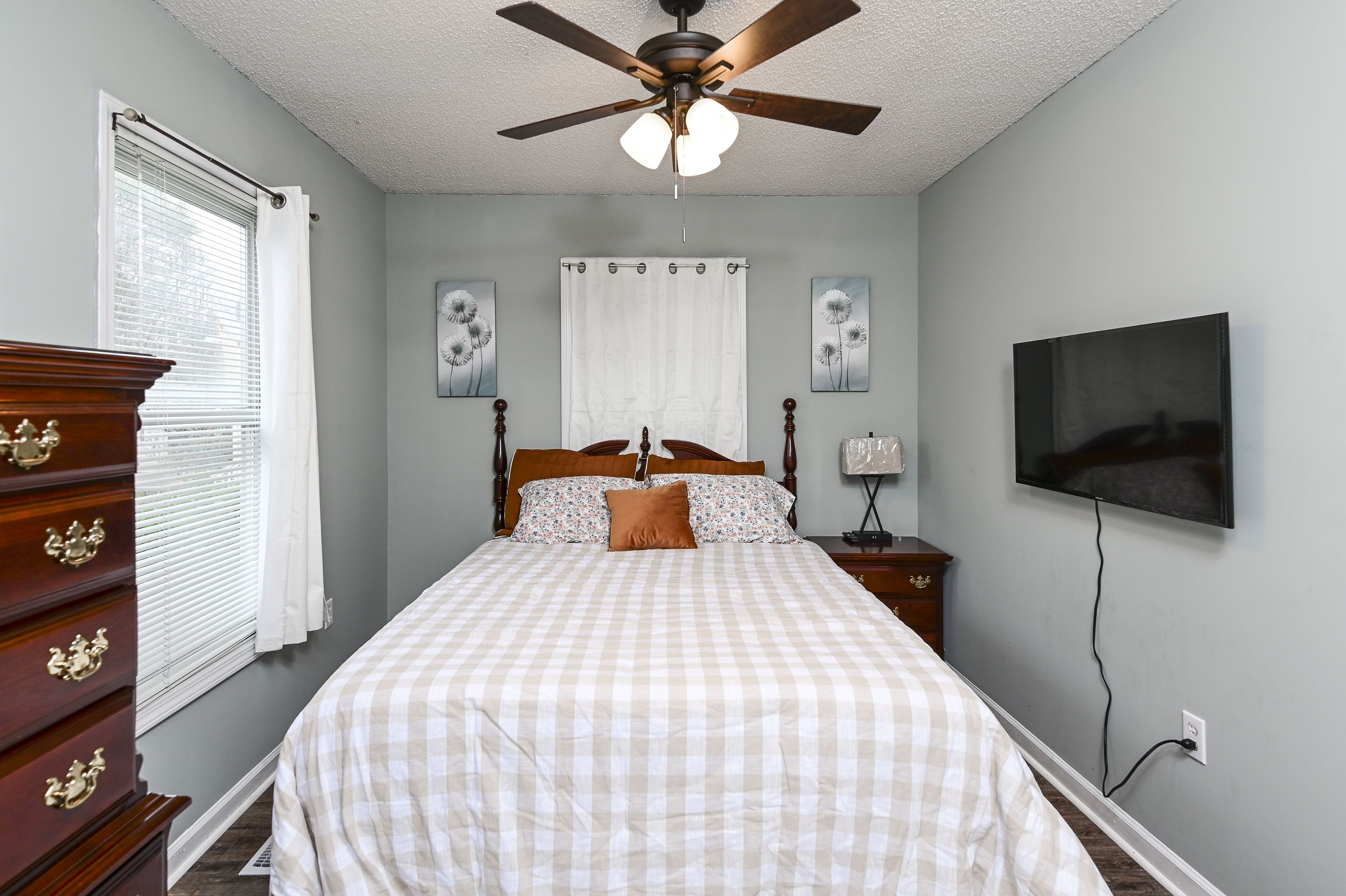 2 habitaciones, tabla de planchar con plancha y wifi gratis 