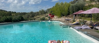 Romantisches Ferienhaus in 300 Jahre alten Olivenhain·35m Pool· in Traumlage