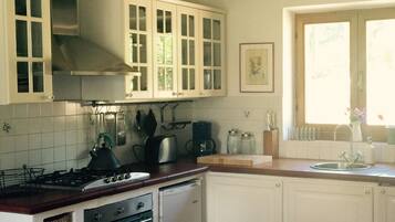 Kühlschrank, Ofen, Herdplatte, Geschirrspüler