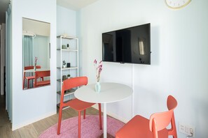 Base Studio Apartment | Iron/ironing board, free WiFi, bed sheets - Section L Hamamatsucho (Tokyo)