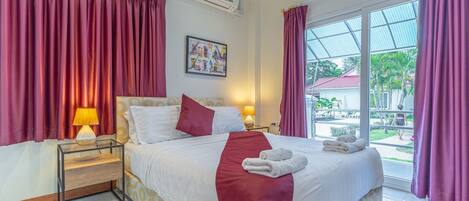 5 bedrooms, in-room safe, free WiFi, bed sheets