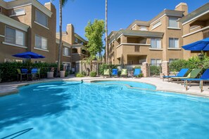 Piscine extérieure, piscine chauffée