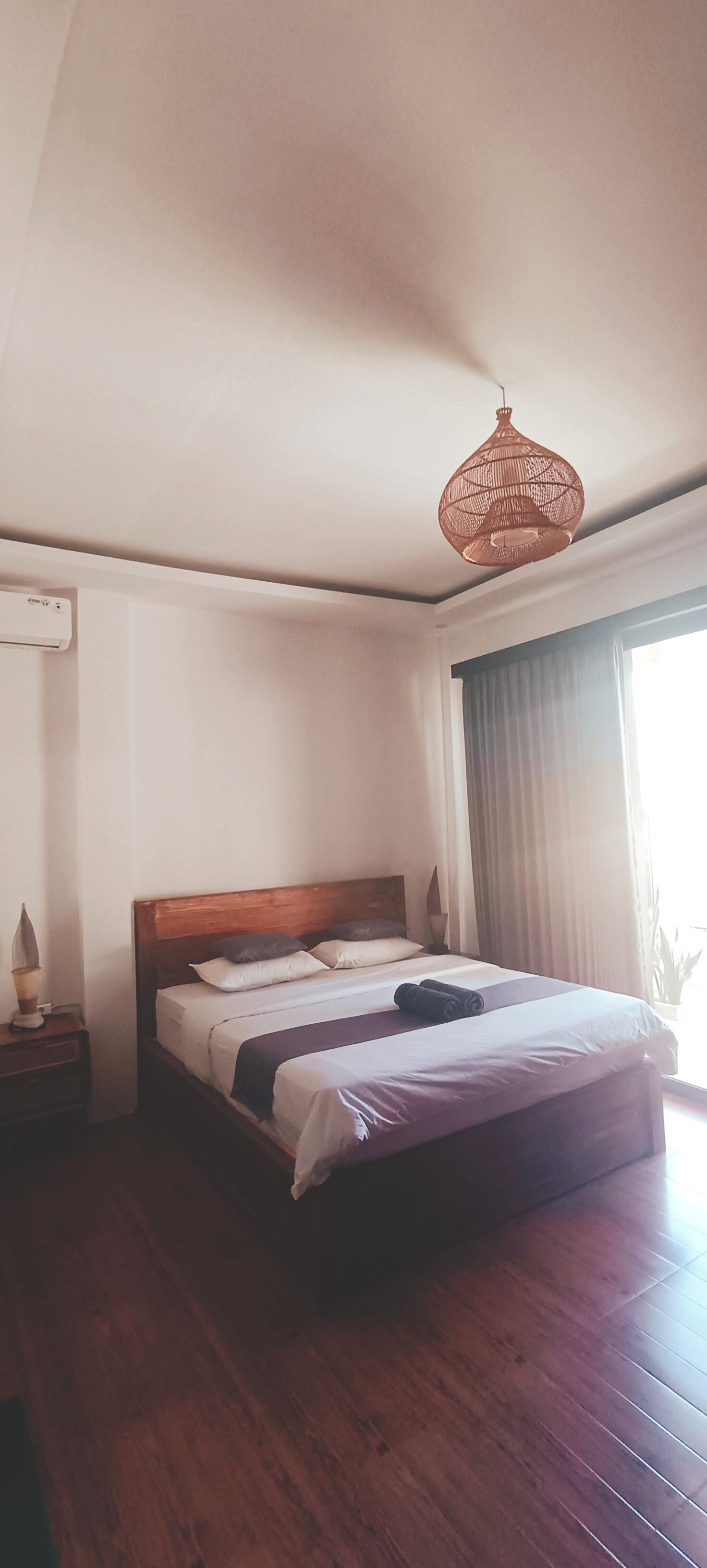 Premium bedding, down duvets, pillow-top beds, desk