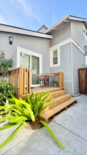 Terrace/patio - Serene Guest Suite w/ Private Bath and Kitchenette (San Jose)