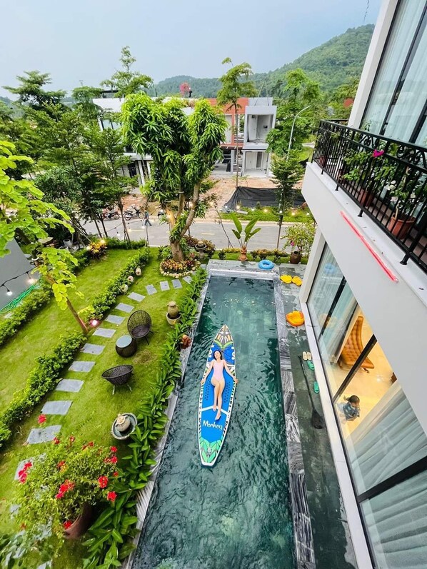 Innendørsbasseng og utendørsbasseng