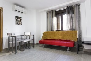 TV - Apartamento 3 Personas (Granada)