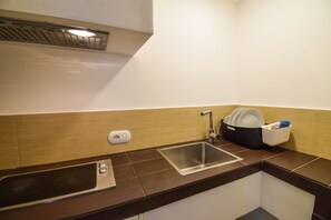 Refrigerador y utensilios de cocina 