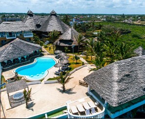 Front of property - Mawe Zuri Resort  (Watamu)
