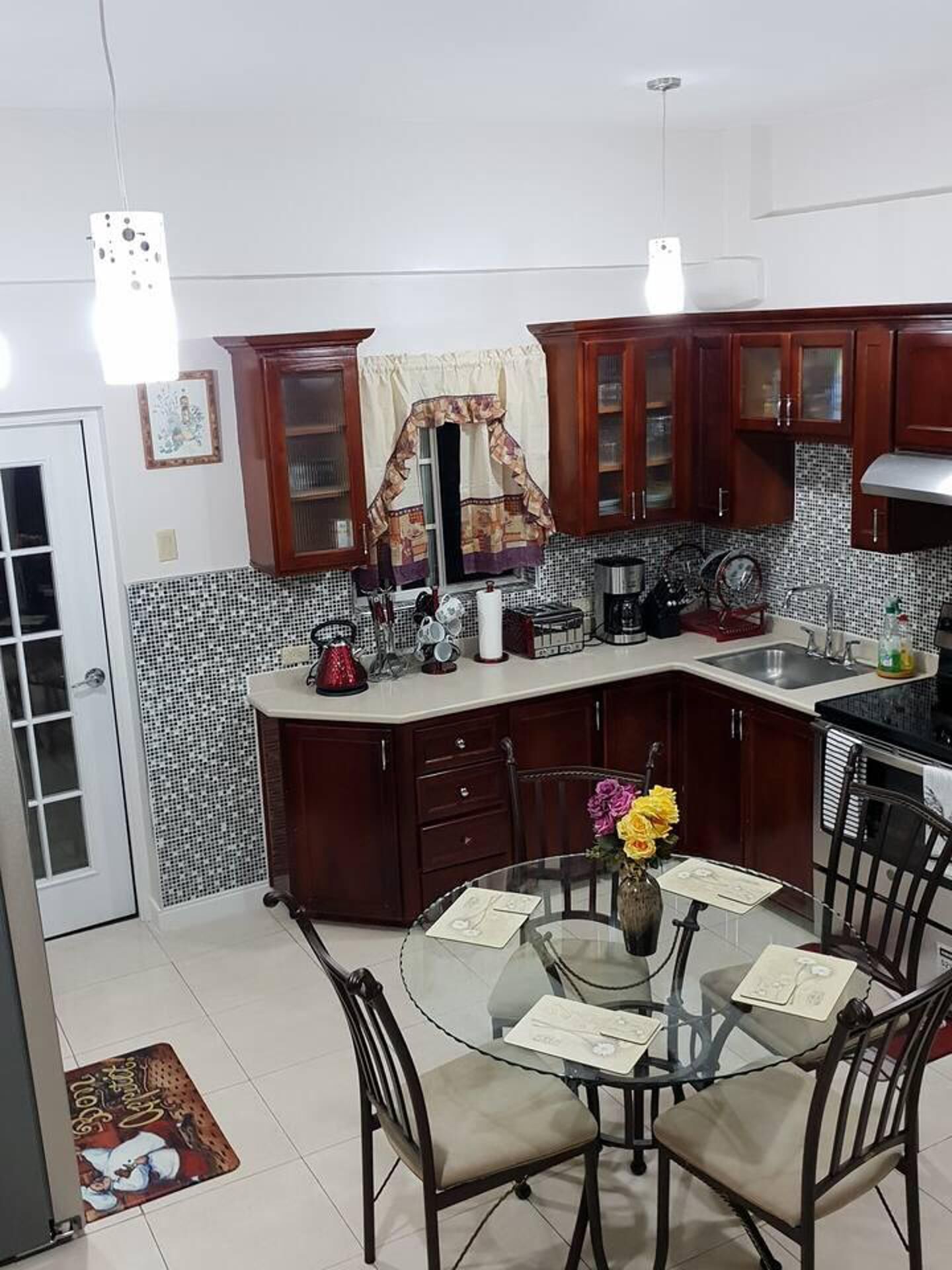 Apartment | Private kitchen | Fridge, microwave, oven, stovetop