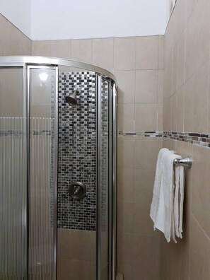 Apartment | Bathroom
