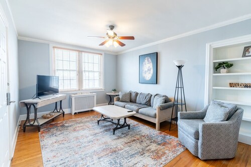 4th Floor Condo 1/4 mile from Moses Cone Hospital