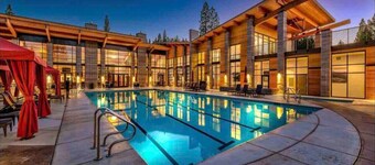 Dreammaker Retreat Family Golf Luxury Nakoma Gameroom Tesla