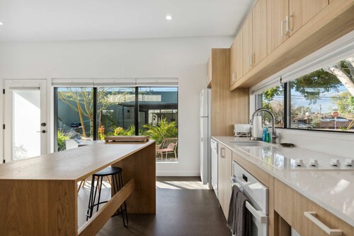 Refreshing 1-bedroom Container - 80 Walkscore!