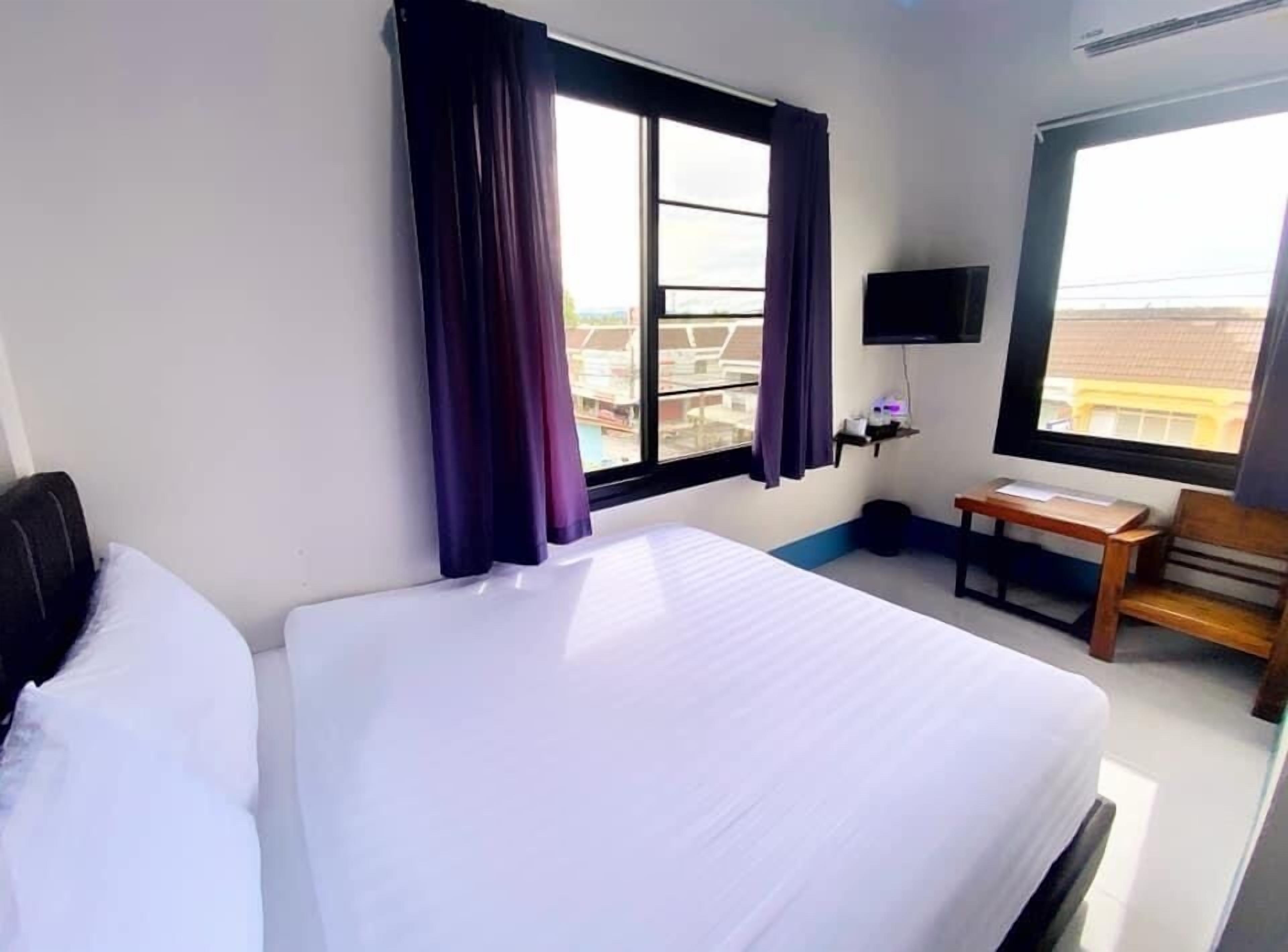 Economy Single Room | Free WiFi, bed sheets