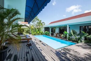 Outdoor pool - Canggu Deluxe Modern Tropical Villa Close To Beach (Bali)
