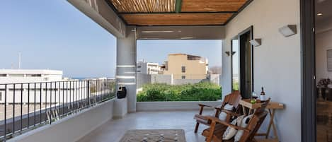 Lines Top Floor Suite | Terassi/patio