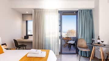 Superior Triple | Hypo-allergenic bedding, in-room safe, individually decorated