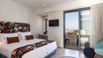 Standard szoba kétszemélyes vagy két külön ággyal | 1 hálószoba, hipoallergén ágynemű, széf a szobában és egyedi dekoráció