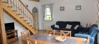 Vacation home (85sqm) for 5 people and dog with fireplace and large garden