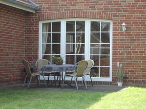 تناول الطعام بالخارج