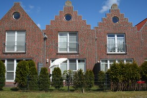 Exterior - Schönes Reihenhaus mit Eigenem Strandkorb am Strand (Norddeich)