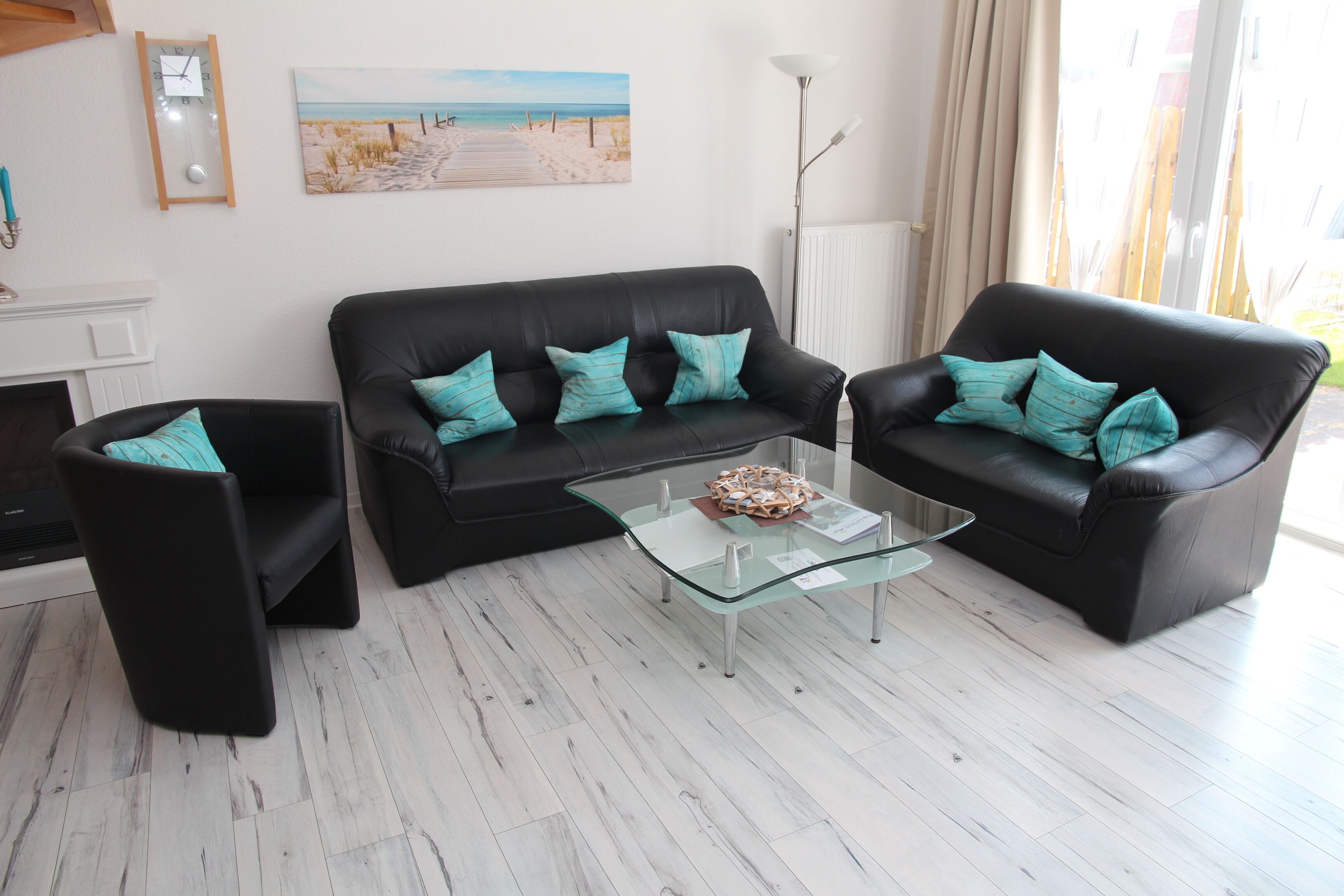 Una televisión, libros