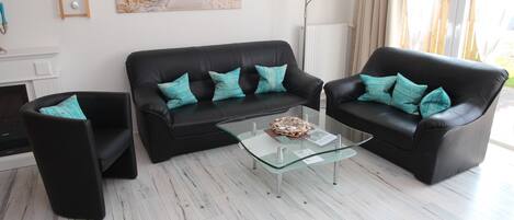 Una televisión, libros