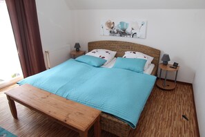 2 chambres, fer et planche à repasser, lit parapluie, Wi-Fi gratuit