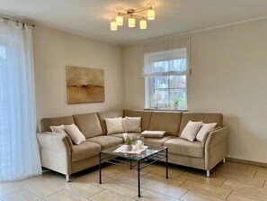 Televisión y chimenea 