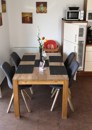 تناول الطعام