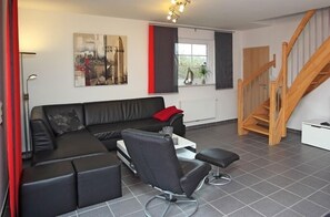Fernseher, Kamin, DVD-Player, Stereoanlage