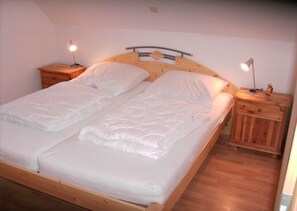 2 Schlafzimmer, Reisekinderbett, kostenloses WLAN